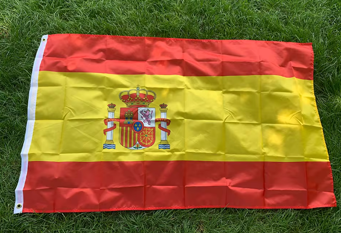 Spanien Flagge aus wetterfestem Polyester - 90x150cm / 60x90cm Nationalflagge mit Messingösen - Große Spanien Hängeflagge für Außen & Innen