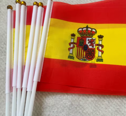 Spanien Flagge Handfahne (5er/10er Set) - 14 x 21 cm kleine Nationalflagge mit Fahnenmast aus Kunststoff - Handflagge für Feier & Deko