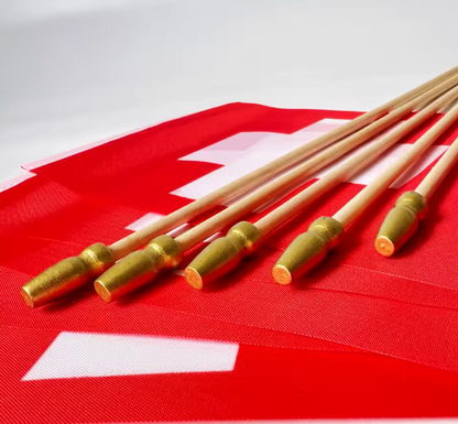 Schweizer Handfahne 14 x 21 cm - Kleine Schweiz Flagge aus Polyester mit weissem Haltestab - Handwinkende Nationalflagge für Events & Deko