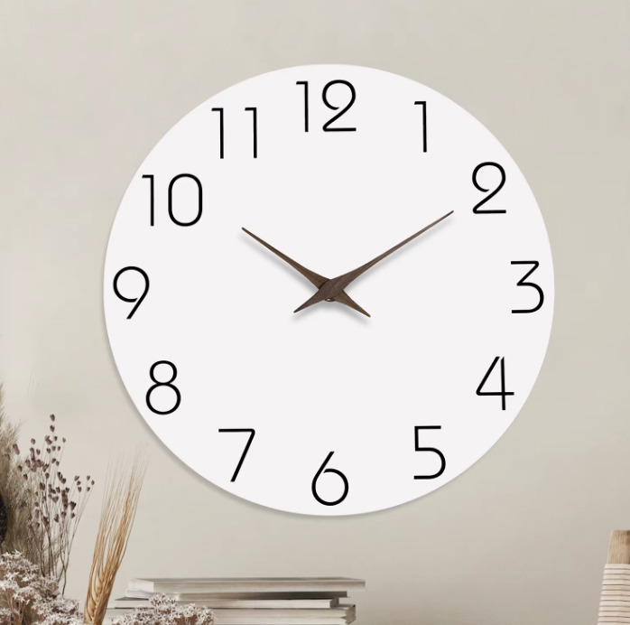 Moderne schlichte Wanduhr mit weissem Muster – Geräuschlose Quarzuhr für Wohnzimmer & Schlafzimmer