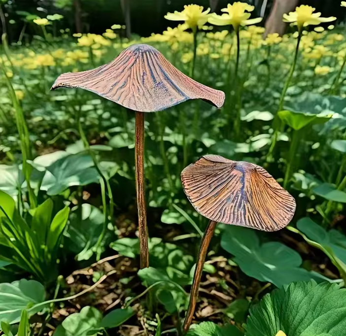 Retro Garten-Pilzdekoration aus Metall – Rostoptik Bodenfigur für Rasen & Außenbereich