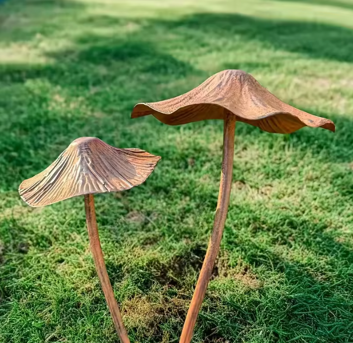 Retro Garten-Pilzdekoration aus Metall – Rostoptik Bodenfigur für Rasen & Außenbereich