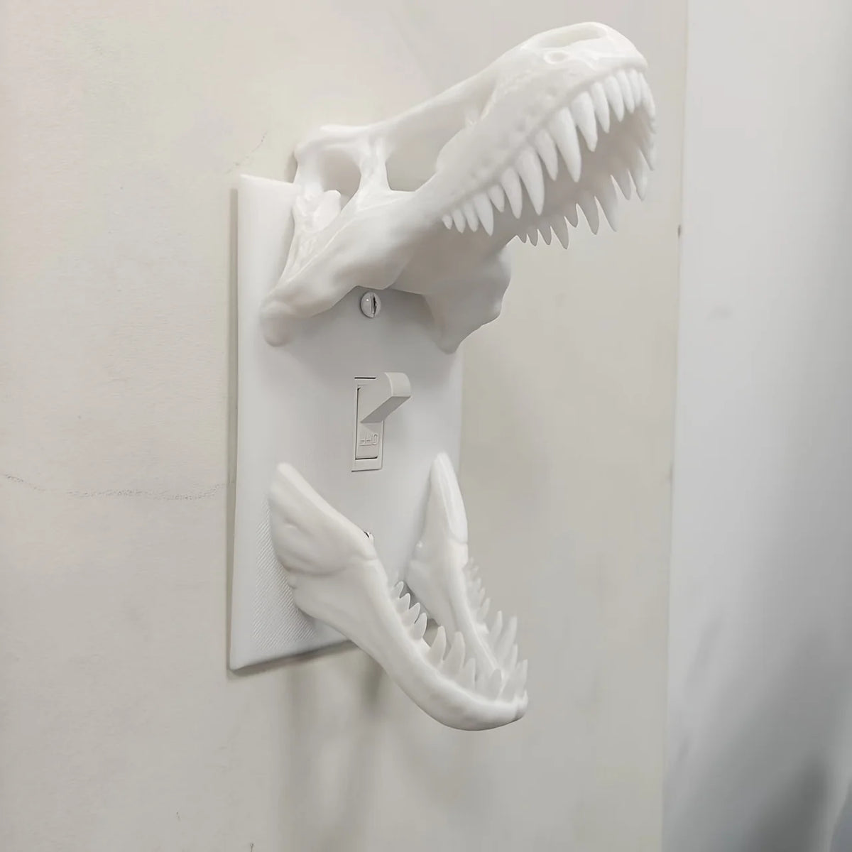 Dinosaurier Dekor | T-Rex Schädel Schalterabdeckung mit 3D-Design | Einzigartiges Wohnaccessoire für Dinosaurier-Fans 5