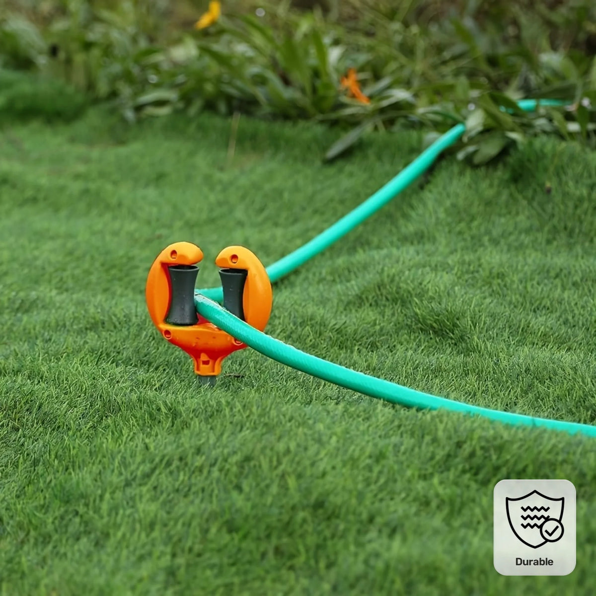 Gartenhelfer | Gartenschlauchführung mit Erdspieß-Design | Optimale Schlauchführung für müheloses Bewässern 1