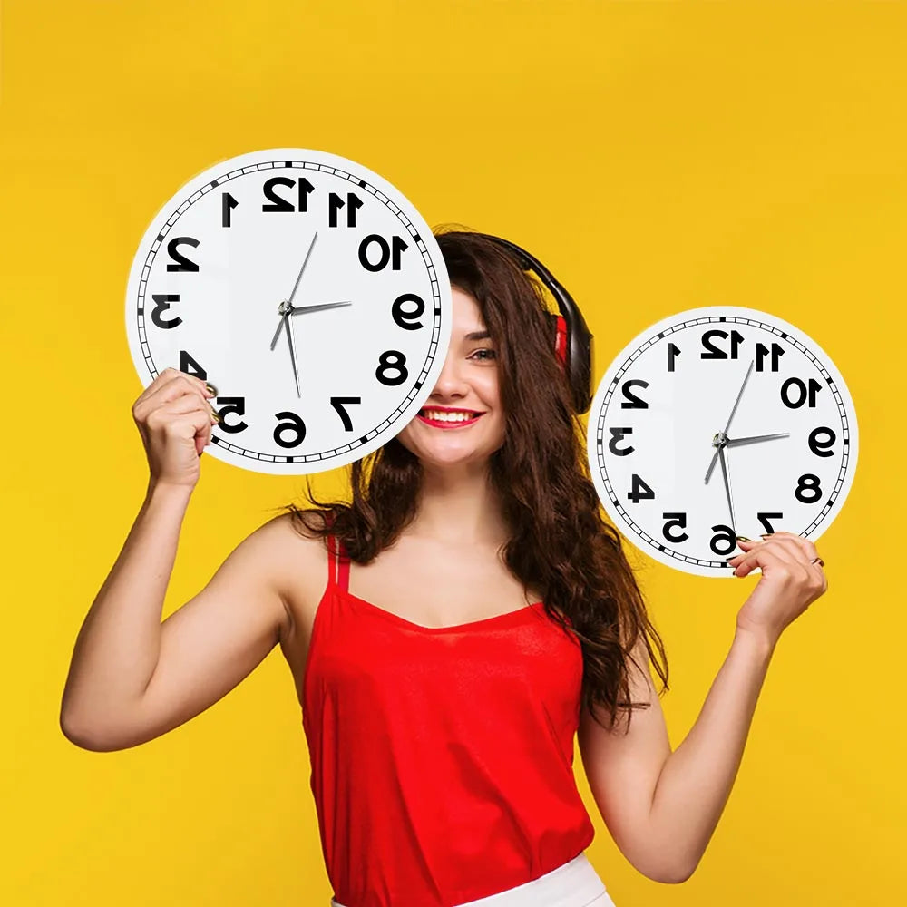 Kreative Wanduhr mit Umgekehrten Zahlen für Einzigartige Raumgestaltung | Geräuschloses Quarzwerk für Ruhe 3