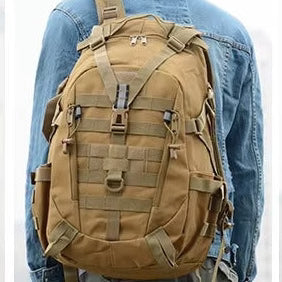 Taktischer Rucksack 40 Liter | Wasserdichtes Nylon-Design mit Verstellbaren Gurten | Optimaler Schutz für Outdoor-Abenteuer 4