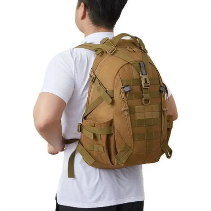 Taktischer Rucksack 40 Liter | Wasserdichtes Nylon-Design mit Verstellbaren Gurten | Optimaler Schutz für Outdoor-Abenteuer 5